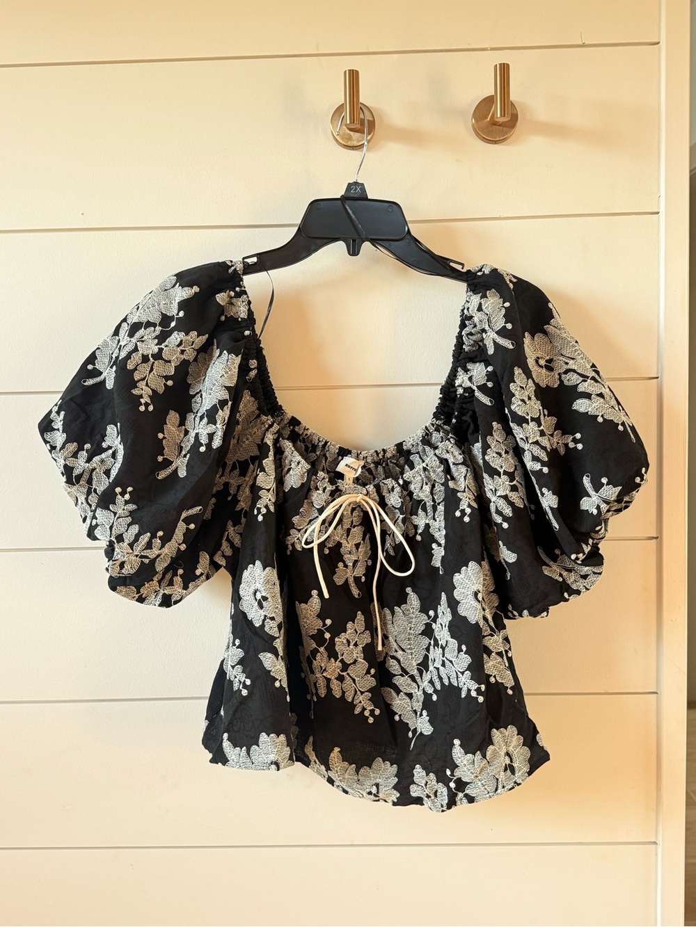 AUREUM Black Peasant Top with White Floral Embroidery